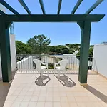 Townhouse Next To Falesia Vakantiehuis