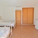 Townhouse Next To Falesia Vakantiehuis