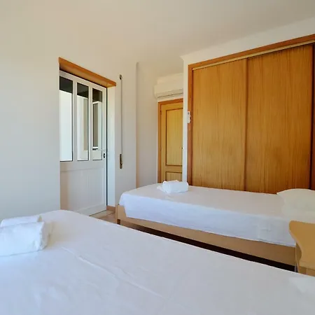 Townhouse Next To Falésia