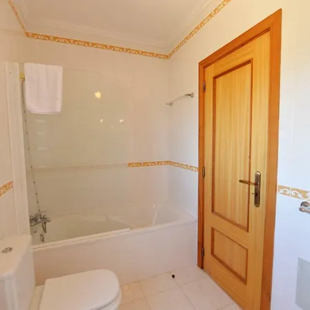 Townhouse Next To Falesia בית נופש *